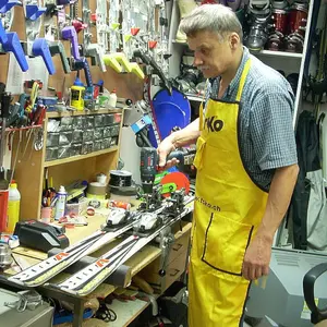 Amis Autoryzowany serwis narciarski i snowboardowy, wypożyczalnia nart i bagażników dachowych boxów