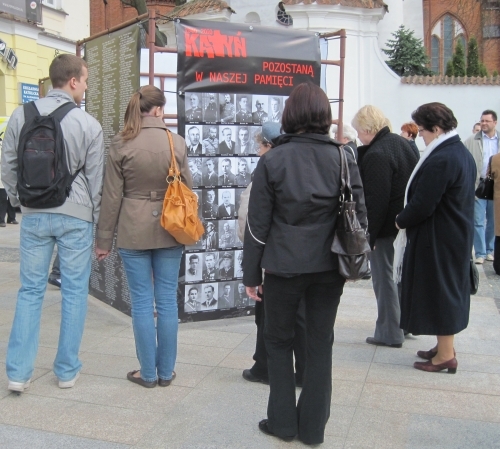 Wystawa i film. Zakończenie obchodów rocznicy Zbrodni Katyńskiej
