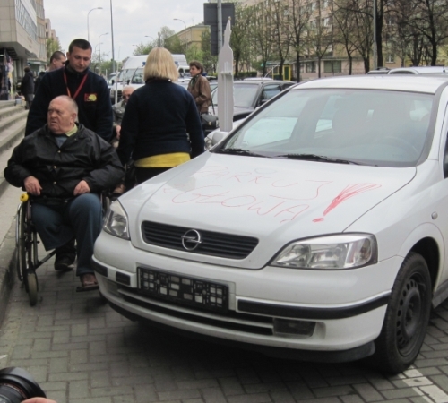 "Parkuj z głową" - Ruszyła kampania promująca mądre parkowanie