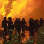 Region: 13 zastępów strażaków gasiło płonące gospodarstwo