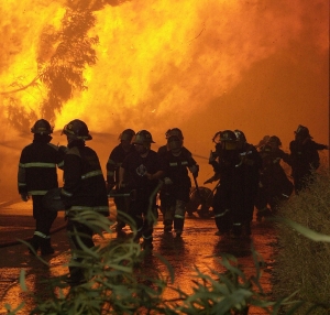 Region: 13 zastępów strażaków gasiło płonące gospodarstwo