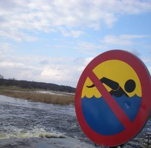 Zakaz kąpieli w trzech podlaskich kąpieliskach