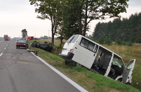 Na krajowej "ósemce" zderzyły się trzy samochody