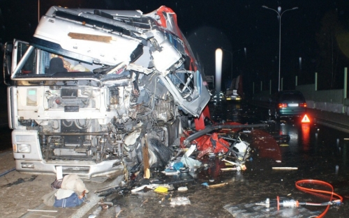 Białystok: Zderzenie dwóch tirów. Jeden z kierowców nie żyje