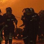 Przy gaszeniu cystern pracowało 230 strażaków i 80 wozów