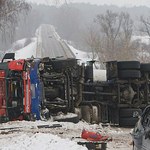 Na trasie Białystok - Łomża wywróciła się cysterna z gazem