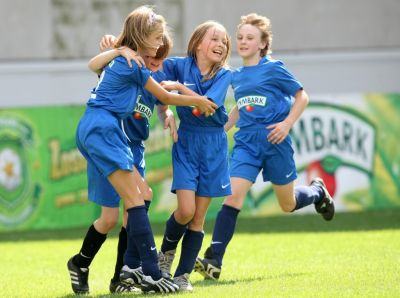 XI  edycja turnieju "Z podwórka na stadion o Puchar Tymbarku". Startują zapisy drużyn