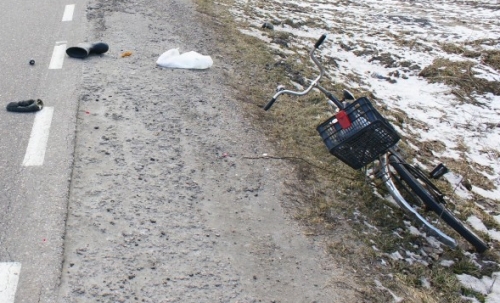 Wypadek na drodze nr 63. Rowerzysta zmarł w szpitalu 