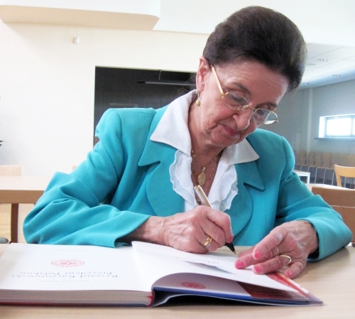 Karolina Kaczorowska na promocji książki poświęconej ostatniemu prezydentowi II RP