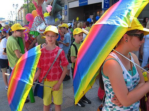  Ulicami miasta przeszła Wiosenna Parada Młodych