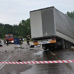 "Ósemka": tir zderzył się z osobówką. Zginęły dwie osoby