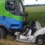 Tragedia koło Łomży. Tir zmiażdżył samochód osobowy