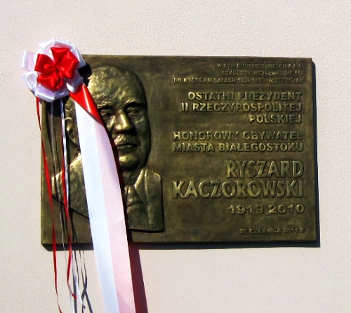 Prezydent RP odsłonił tablicę poświęconą Ryszardowi Kaczorowskiemu