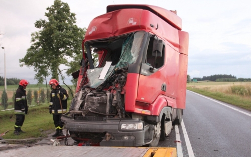 Region: niebezpieczna kolizja ciężarówki i autobusu