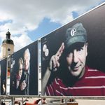 Portrety i monety - wystawa fotograficzna NBP na Rynku Kościuszki