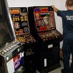 Izba Celna: wciąż działają automaty do gier hazardowych