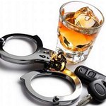 Pijany, bez prawa jazdy, uciekał od policji