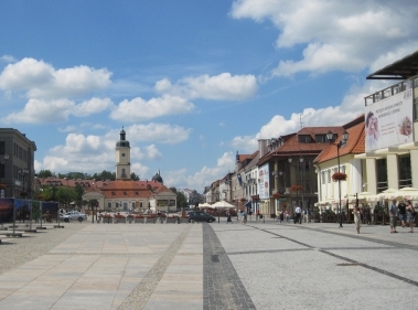 Kolorowy chodnik w centrum Białegostoku