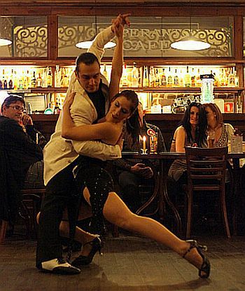 Tango in Palacio  i milonga w Esperanto Cafe