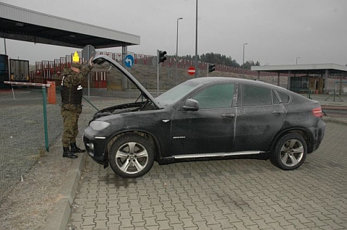 Zatrzymano kradzione BMW warte ćwierć miliona złotych