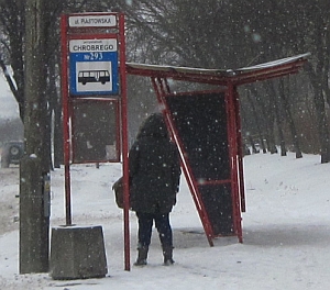 Białystok: łupem złomiarzy padają kosze na śmieci