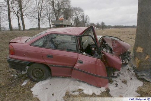 Wypadek na "19". 3 osoby w szpitalu, w tym małe dziecko 