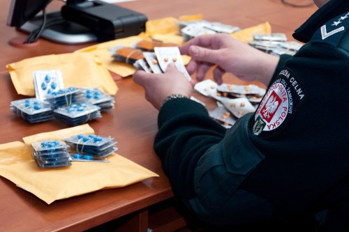 W Białymstoku zatrzymano nielegalne przesyłki z Viagrą