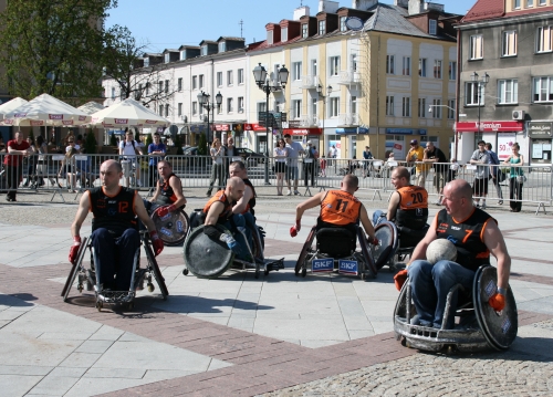 Rugby na wózkach. Sposób na pokonanie niepełnosprawności 