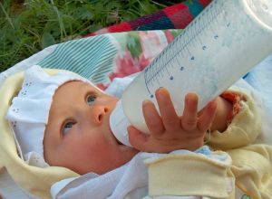 Dieta dzieci pod lupą. Tylko 7 % polskich niemowląt jest prawidłowo karmionych