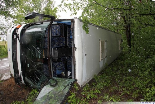Wypadek autokaru w okolicach Białegostoku. 37 dzieci w szpitalu