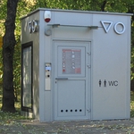 W Parku Dziekońskiej stanie toaleta publicza