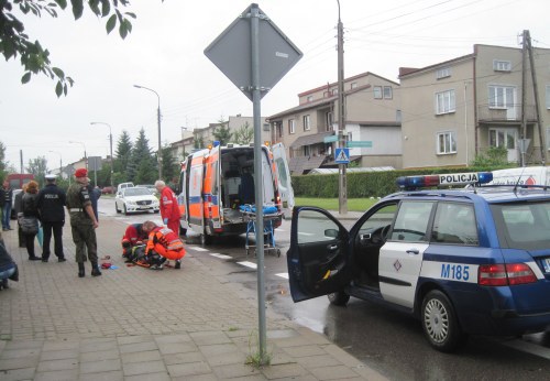 Ul. Chełmońskiego. Groźne potrącenie na przejściu dla pieszych