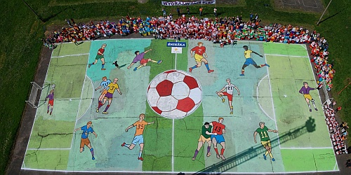 Uczniowie z Juchnowca Górnego wygrali kolorowe boisko