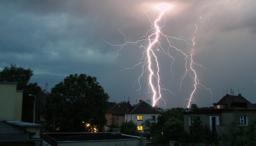 Wojewoda przyznał pomoc właścicielom zniszczonych w czasie burz domów