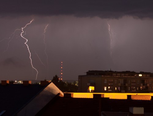 Uwaga. Nad Białymstokiem mogą przejść silne burze