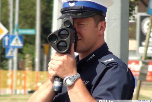 Policja będzie mierzyć prędkość laserowymi miernikami