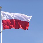 Przytulajmy się, świętując niepodległość. Happening "Obejmij Polskę. 11.11. - Lubię Cię" na Rynku Kościuszki