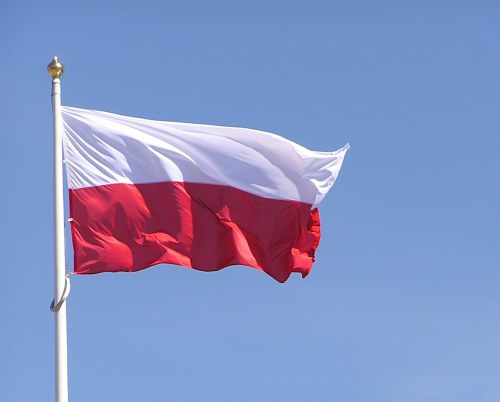Przytulajmy się, świętując niepodległość. Happening "Obejmij Polskę. 11.11. - Lubię Cię" na Rynku Kościuszki