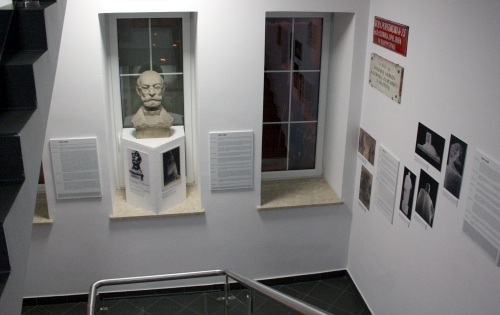 Nie od razu pomnik Ludwika Zamenhofa zbudowano. Historię przypomina wystawa w CLZ