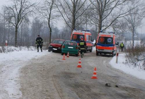 "Czołówka" na zakręcie. 3 osoby w szpitalu