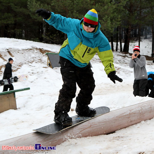 Niedzielna zabawa w snowparku