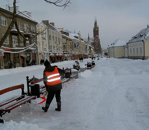 Praca skazanych już nie tak opłacalna, jednak wciąż pożądana przez pracodawców