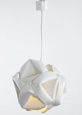 Designerska lampa z plastikowych odpadów. Bezpłatne warsztaty w Galerii Arsenał