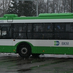 Wypadek z udziałem autobusu. Jest ranny mężczyzna