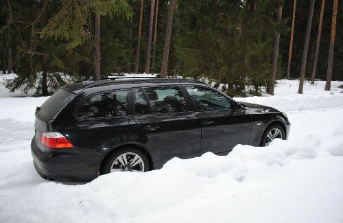 Policja odzyskała luksusowe bmw. Litewski złodziej ukrywał się w lesie