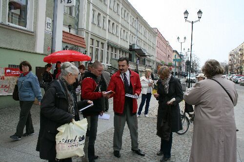 Światowy dzień książki. Politycy rozdawali literaturę