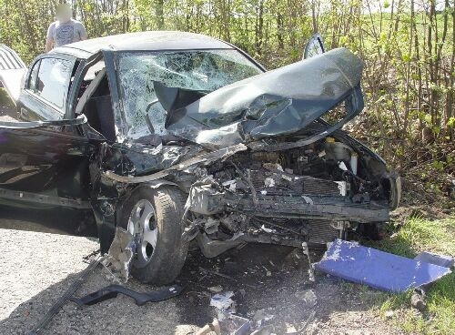 Autobus szkolny zderzył się z osobówką. Są ranni