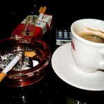 Kawa i papieros. Niezdrowe studenckie śniadanie