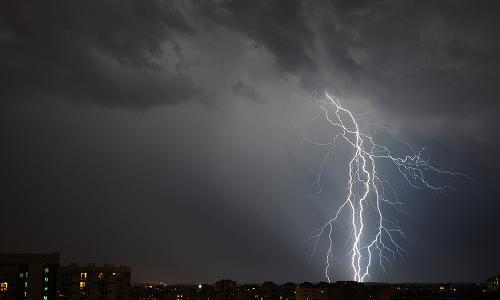 Dziś możemy spodziewać się opadów deszczu, a nawet burz