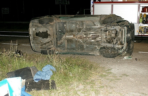 Renault uderzyło w nasyp. Zginęła jedna osoba